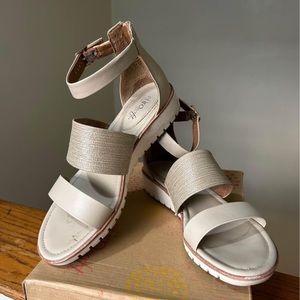 Very comfortable sandal needs a new home